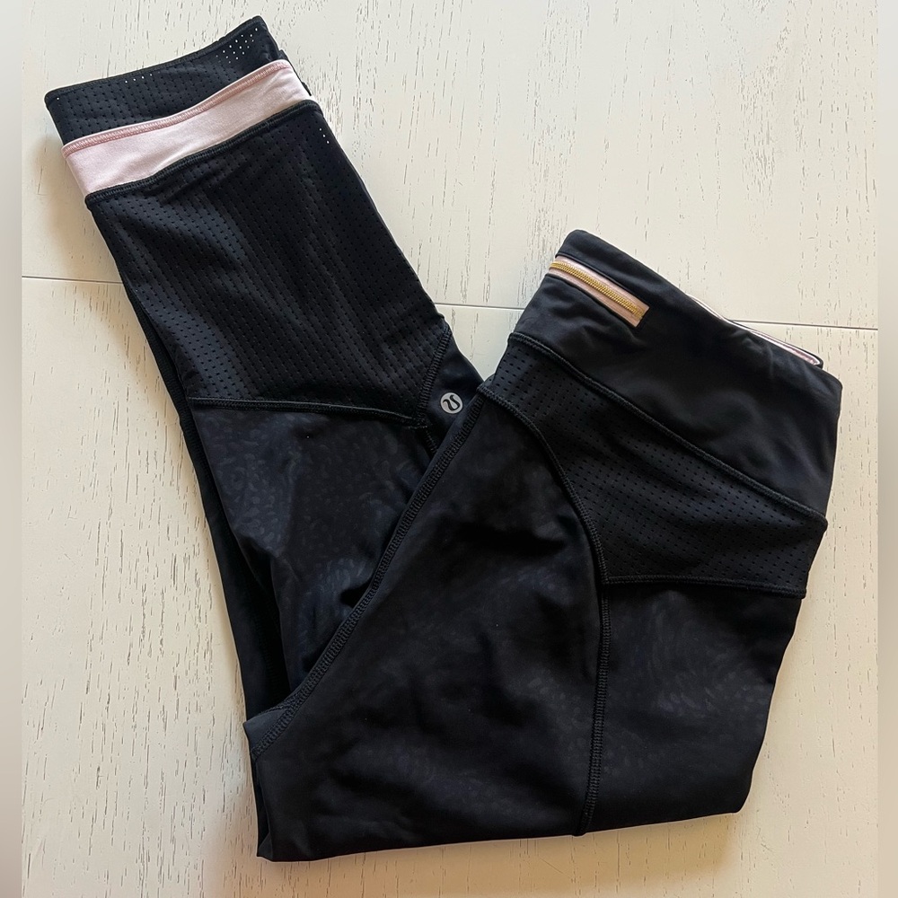 Lululemon Athletica, Black and Light Pink Crop Leggings, Size 8, Mesh Detail